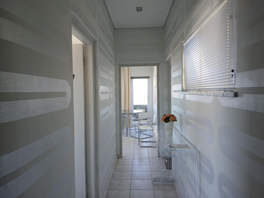 2 Bedroom Property for Sale in Sea Point Western Cape